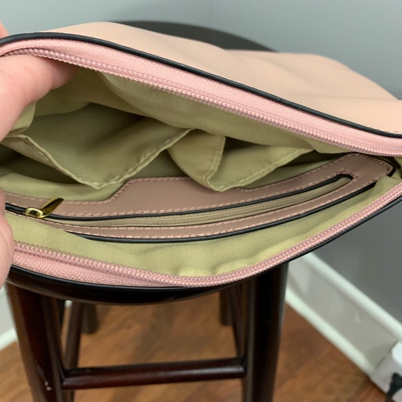 Tote and Crossbody multi-use bags (Vegan friendly) - Picture 6 of 8